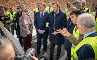 El ministro de Transportes visita junto con el alcalde el desdoblamiento de la N630 a su paso por Mérida donde se han invertido 2’5 millones de euros “en una demanda histórica de la ciudad que el Gobierno de España ha hecho realidad”