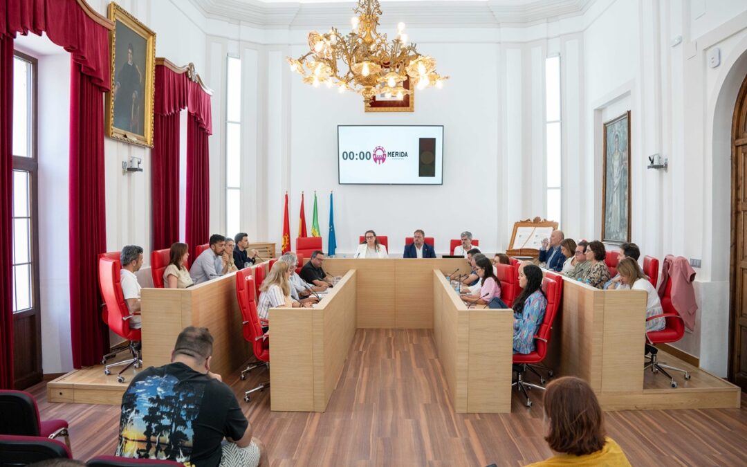 La concejala Laura Iglesias asume las competencias en Comercio y Emprendimiento, y Pilar Amor se encargará de los proyectos de LGTBI y Diversidad