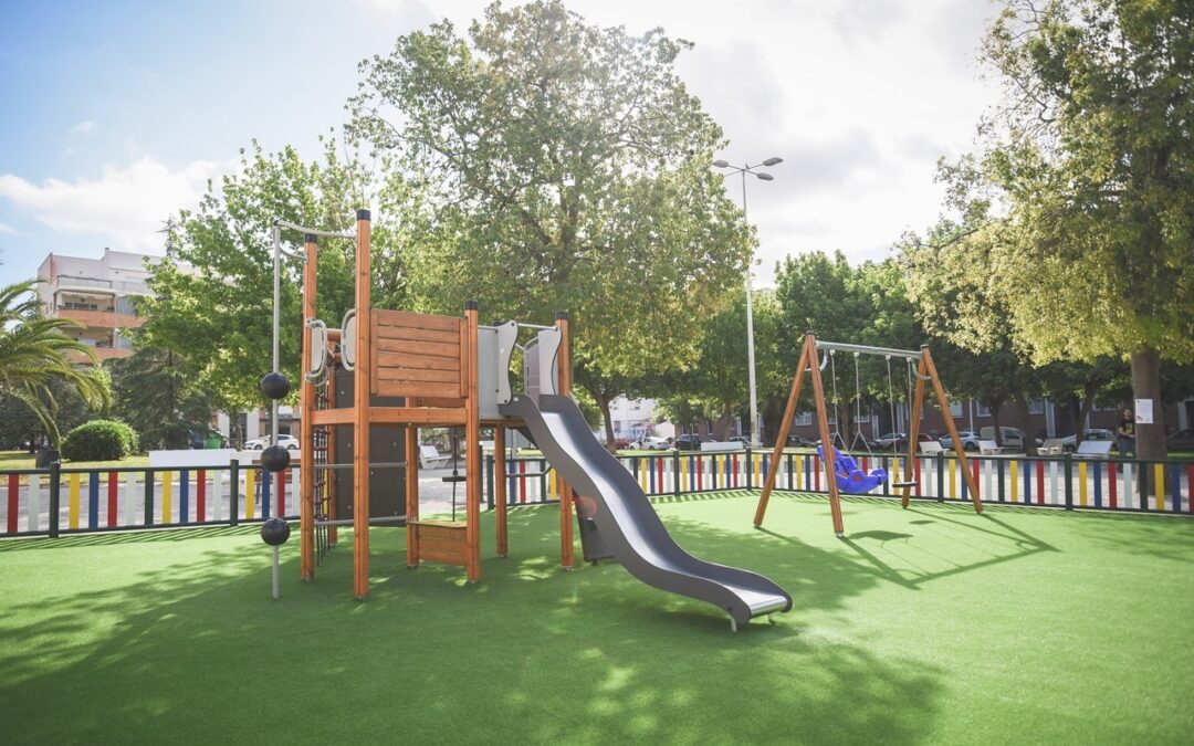 El Ayuntamiento inicia las obras de siete parques infantiles en diferentes barriadas de Mérida