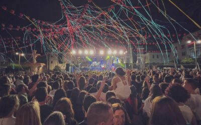 La Feria de Mérida 2025 será plenamente accesible y todos los conciertos programados en la Plaza de España contarán con bucle magnético y mochila vibratoria bajo demanda