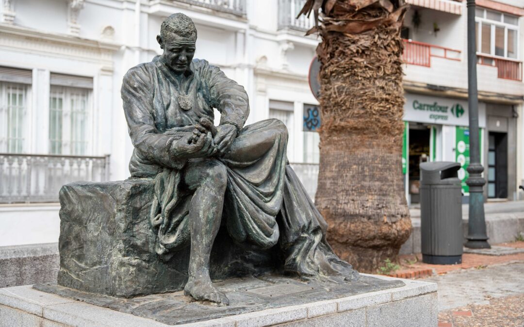 En los próximos días se retirará de la Plaza de Santa María el Monumento al Cofrade para someterlo a una restauración