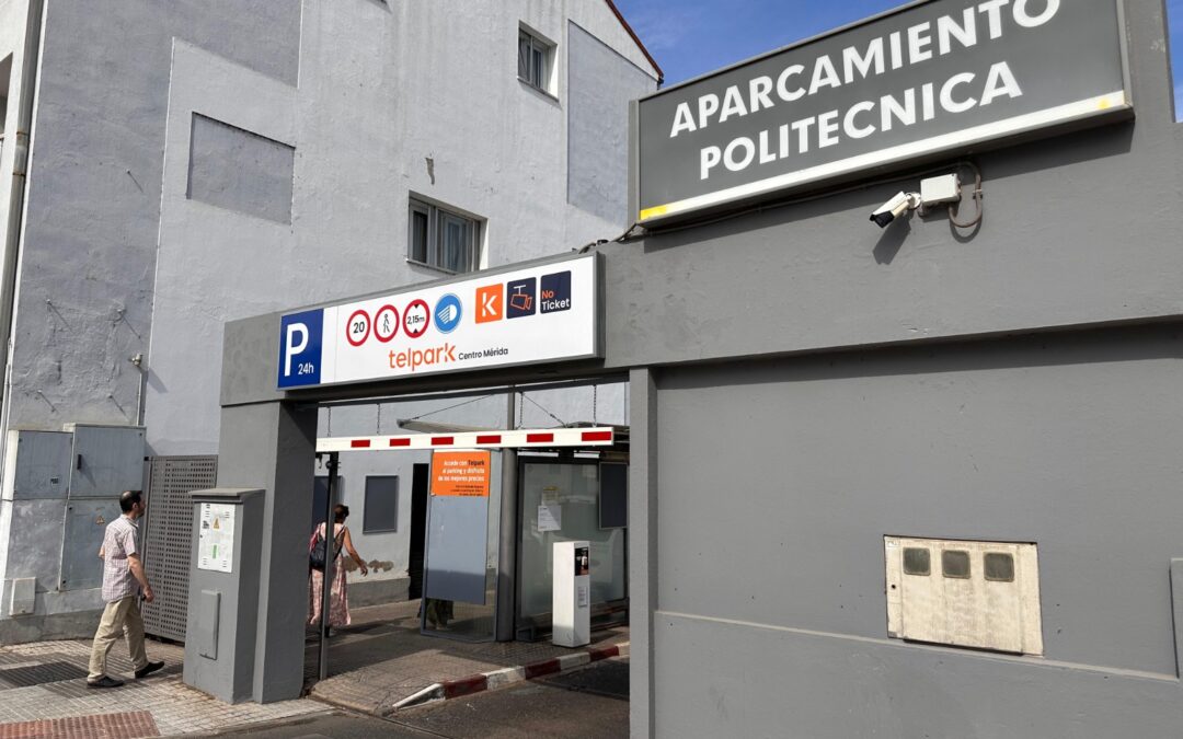 La Asociación de Comerciantes Emerita Augusta y Telpark llegan a un acuerdo para facilitar el aparcamiento en Fernández López y la Politécnica